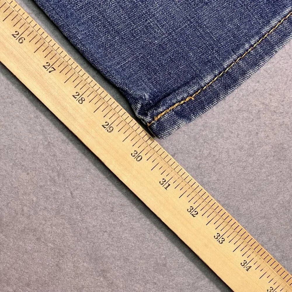 Levis 505 Jeans Mens 32x30 Blue Medium Wash Regular Straight Denim Pants Casual
